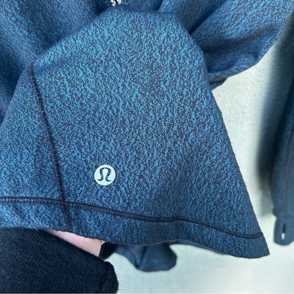 Lululemon Outrun 1/2 Zip Luon Spray Jacquard Alberta
Lake Black | Size 8 - Picture 8 of 8